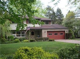 426 Meadow Ln, Sewickley, PA 15143