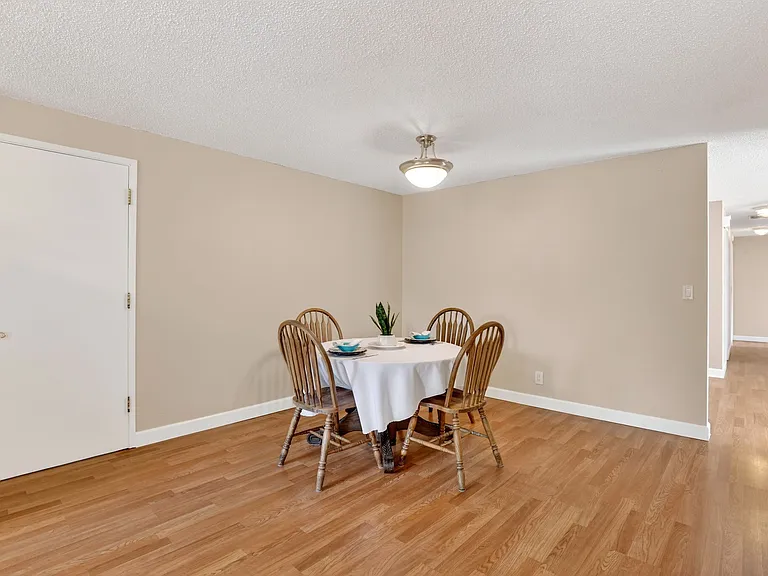 640 Stonehill Dr — Photo 11