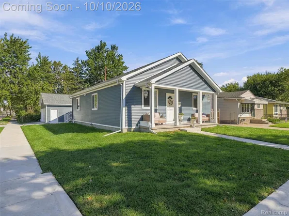1109 E Pearl Ave, Hazel Park, MI 48030