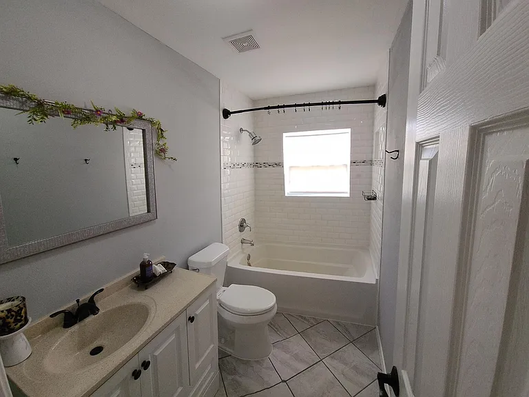 635 Winston St #1 — Photo 10