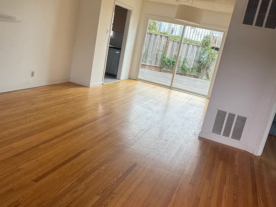 324 Manor Dr