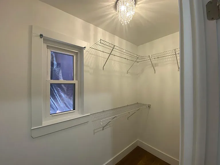 2035 Lyndon Ave — Photo 6