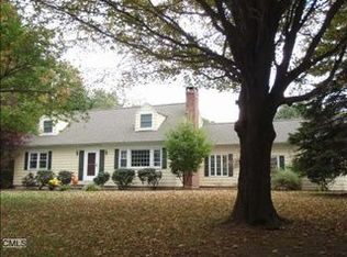 32 Circle Dr, Ridgefield, CT 06877