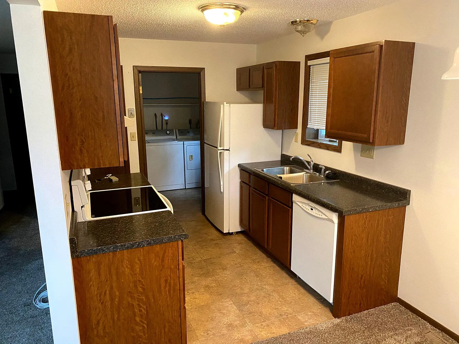 2 bed, 1200 sqft, $1,100 — Photo 4