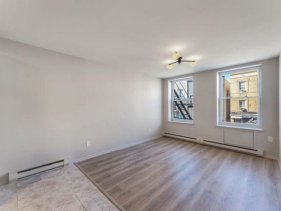3rd image of 504 Central Ave APT B1