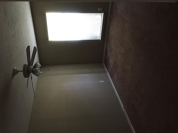 5th image of 4712 Roberts Dr