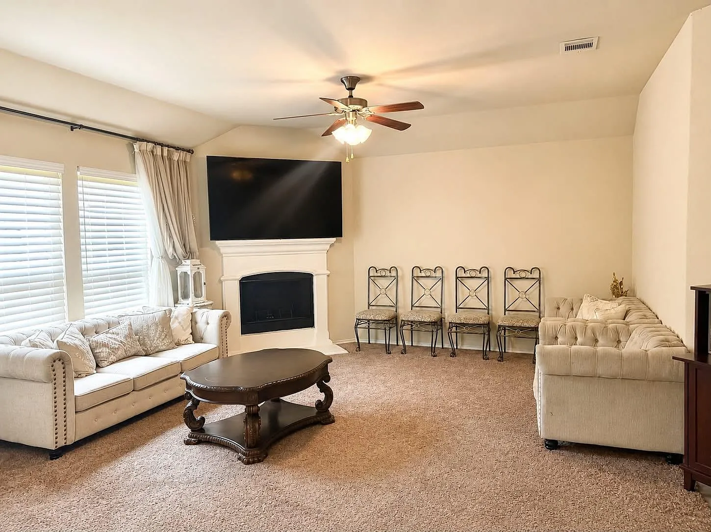 3 bed, 1866 sqft, $2,500 — Photo 3