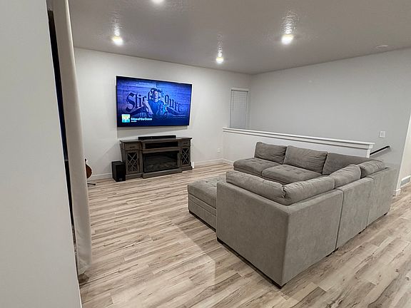 5th image of 393 W Watercress Dr