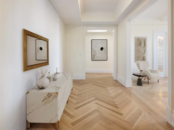 845 West End Avenue image 23 of 26