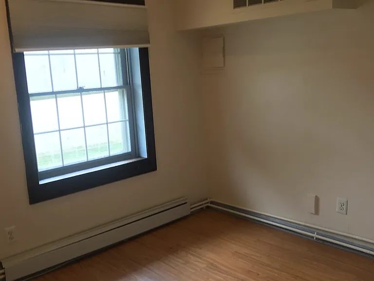 506 Station Ave #1R — Photo 4