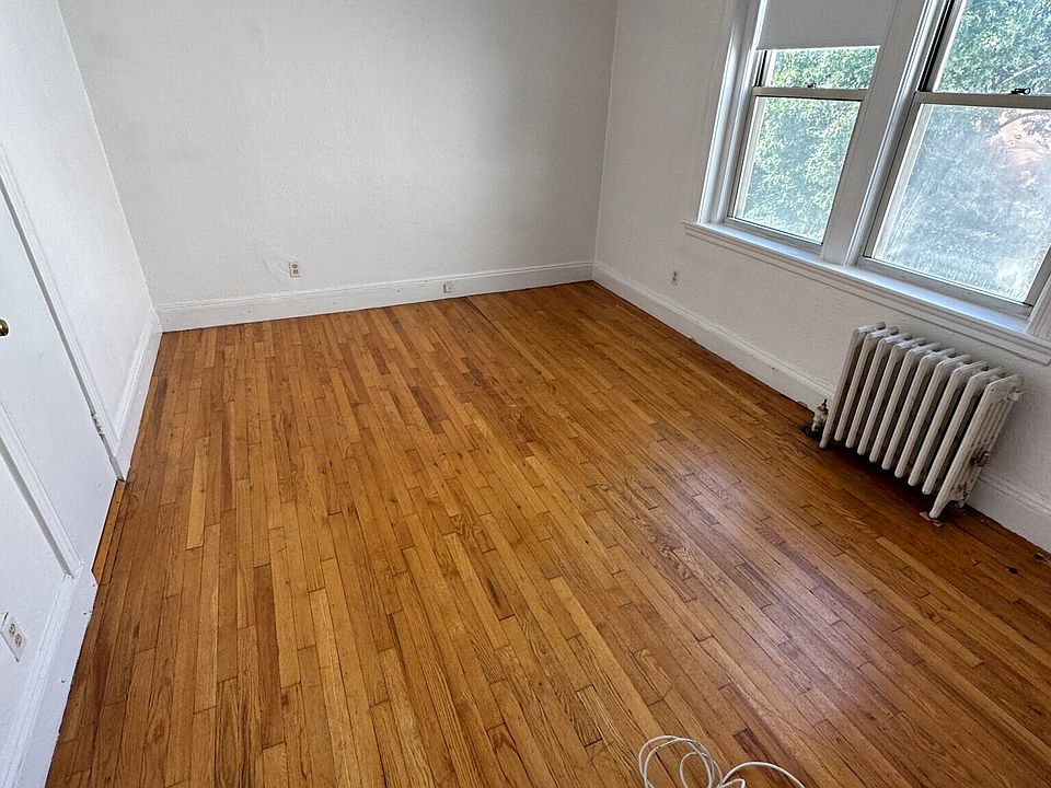 2nd image of 22 Colborne Rd #18