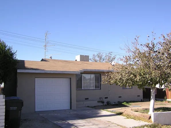 440 S Lillian Dr, Barstow, CA 92311