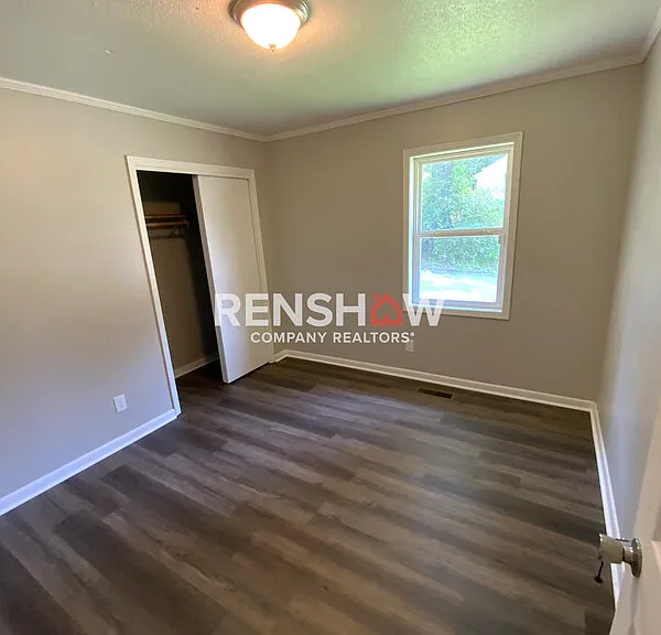 162 S Poplar St — Photo 9