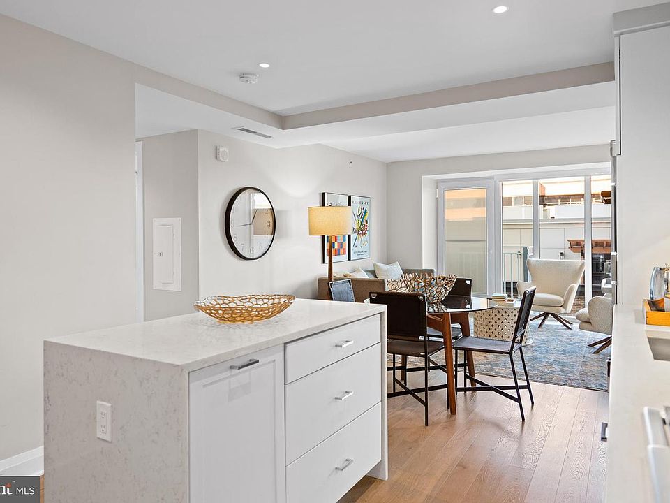1st image of 925 N Fairfax St #406