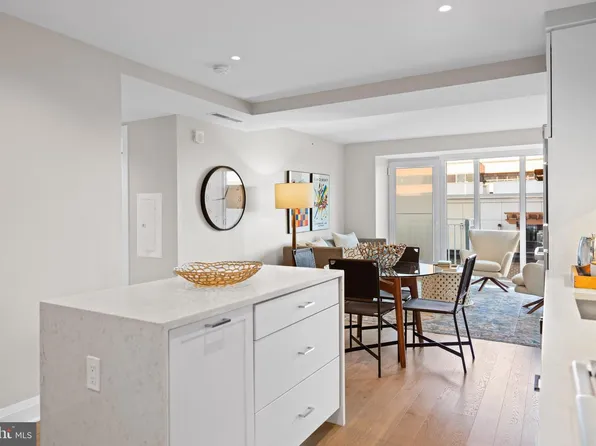 925 N Fairfax St #406, Alexandria, VA 22314