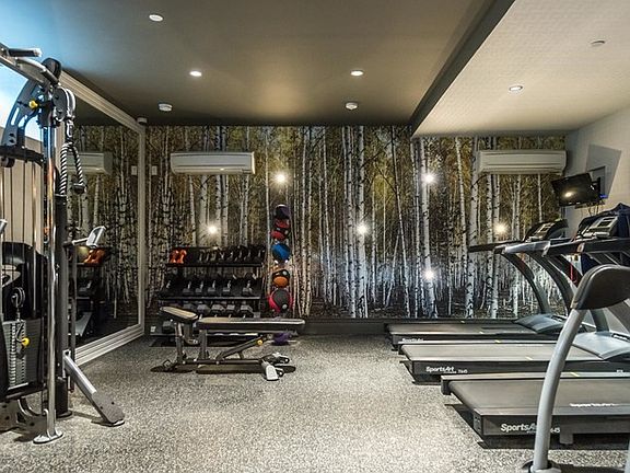 4th image of 185 Leonard St #44B