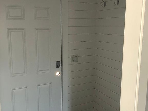 Entrance 2nd floor unit