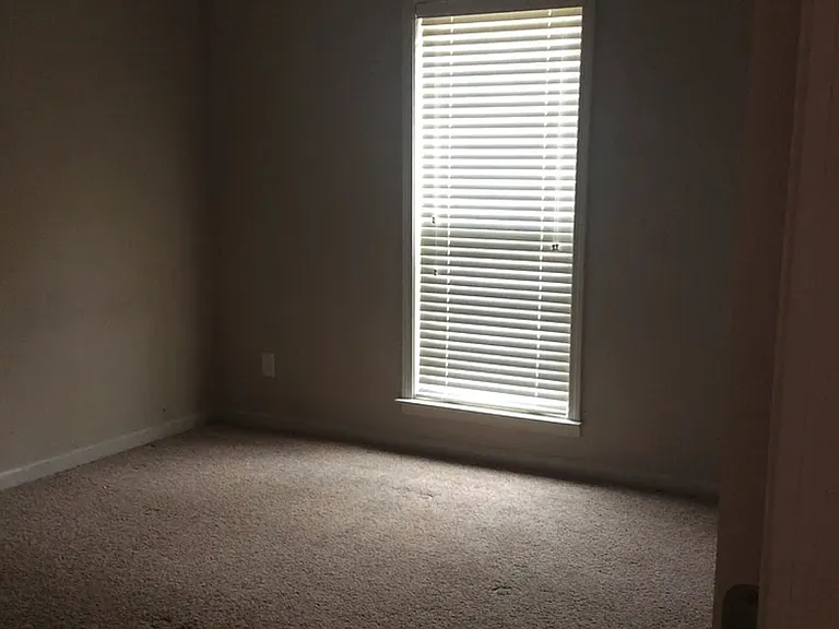 1525 Melissa Ln — Photo 4