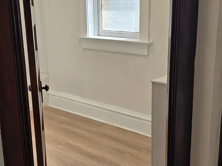 218A N Jackson St #A — Photo 10