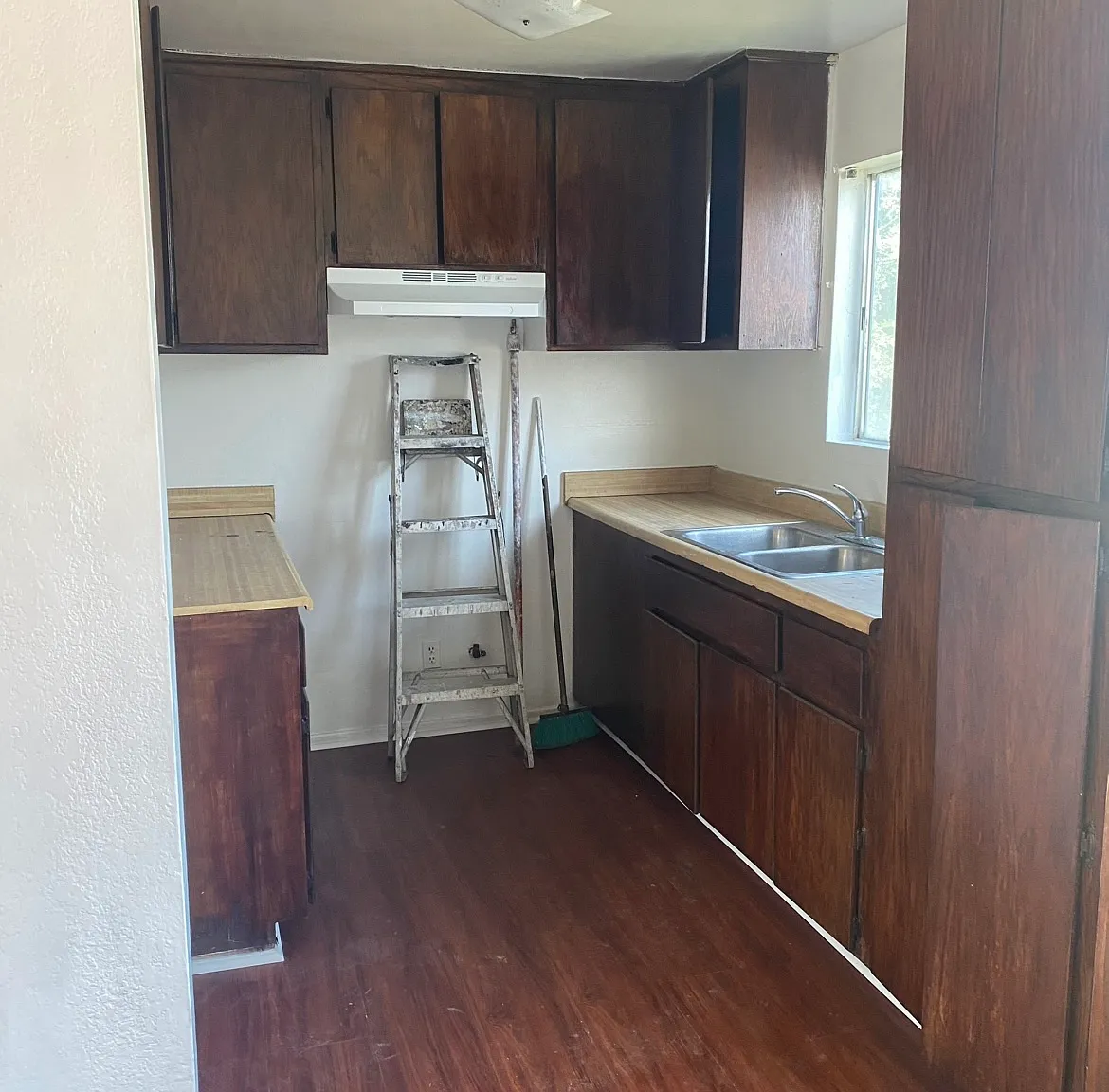 2 bed, 800 sqft, $2,200 — Photo 3