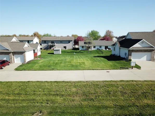 726 SE Ponds Edge Ln, Ankeny, IA 50021