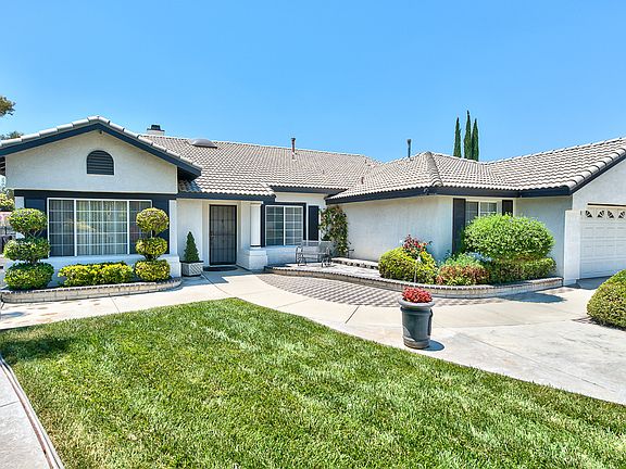 4th image of 33243 Lotus Ave