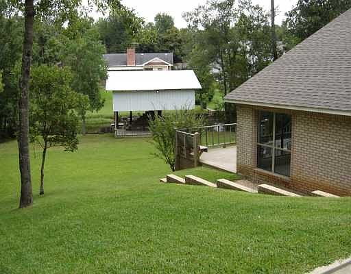 2nd image of 1912 Brookside Dr