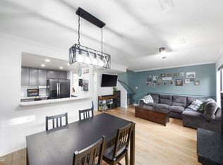 21550 Cherrington Ave #16, Maple Ridge, BC V2X 8S7