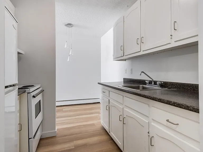 510 21st Ave SW — Photo 6
