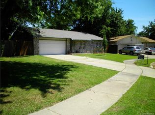 11617 E 27th Pl, Tulsa, OK 74129