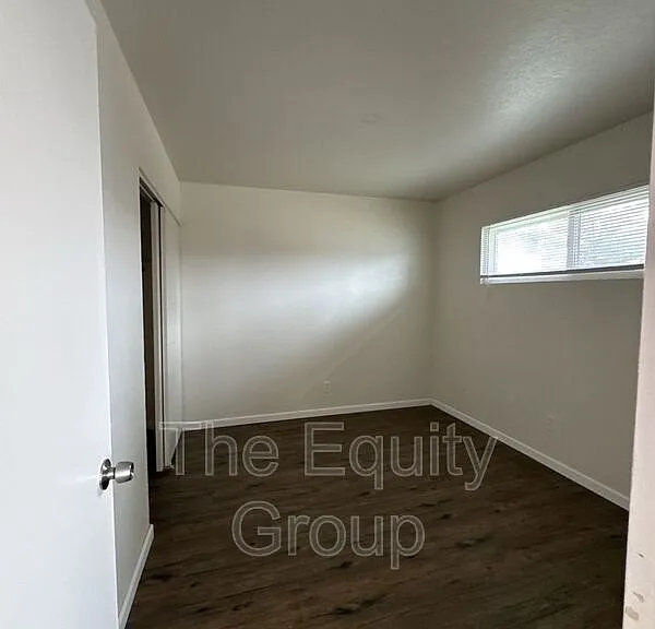 331 E Elm St #1 — Photo 5