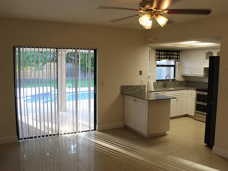 5556 Pentail Cir — Photo 2