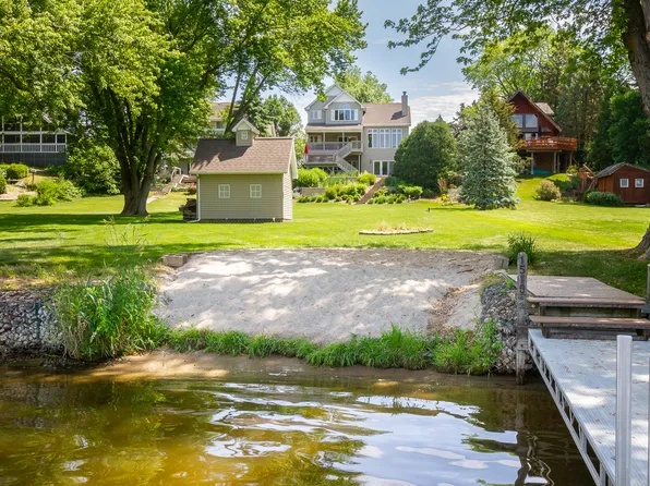 1519 Lake Holiday Dr, Sandwich, IL 60548