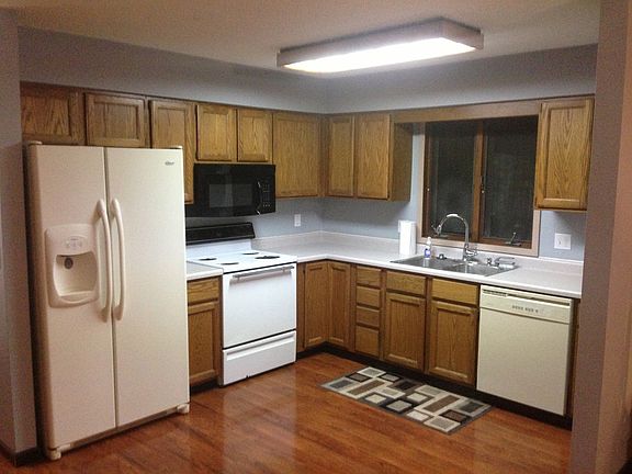 3rd image of 767 W Zeller St