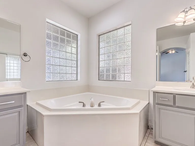 1393 Romanesca Dr — Photo 23