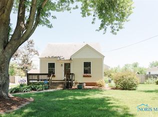 855 Schmidlin Rd, Oregon, OH 43616