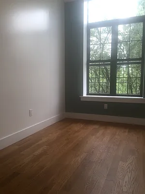 Rented by P Management | media 23