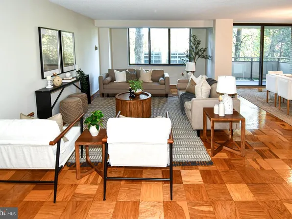 5225 Pooks Hill Rd APT 222N, Bethesda, MD 20814
