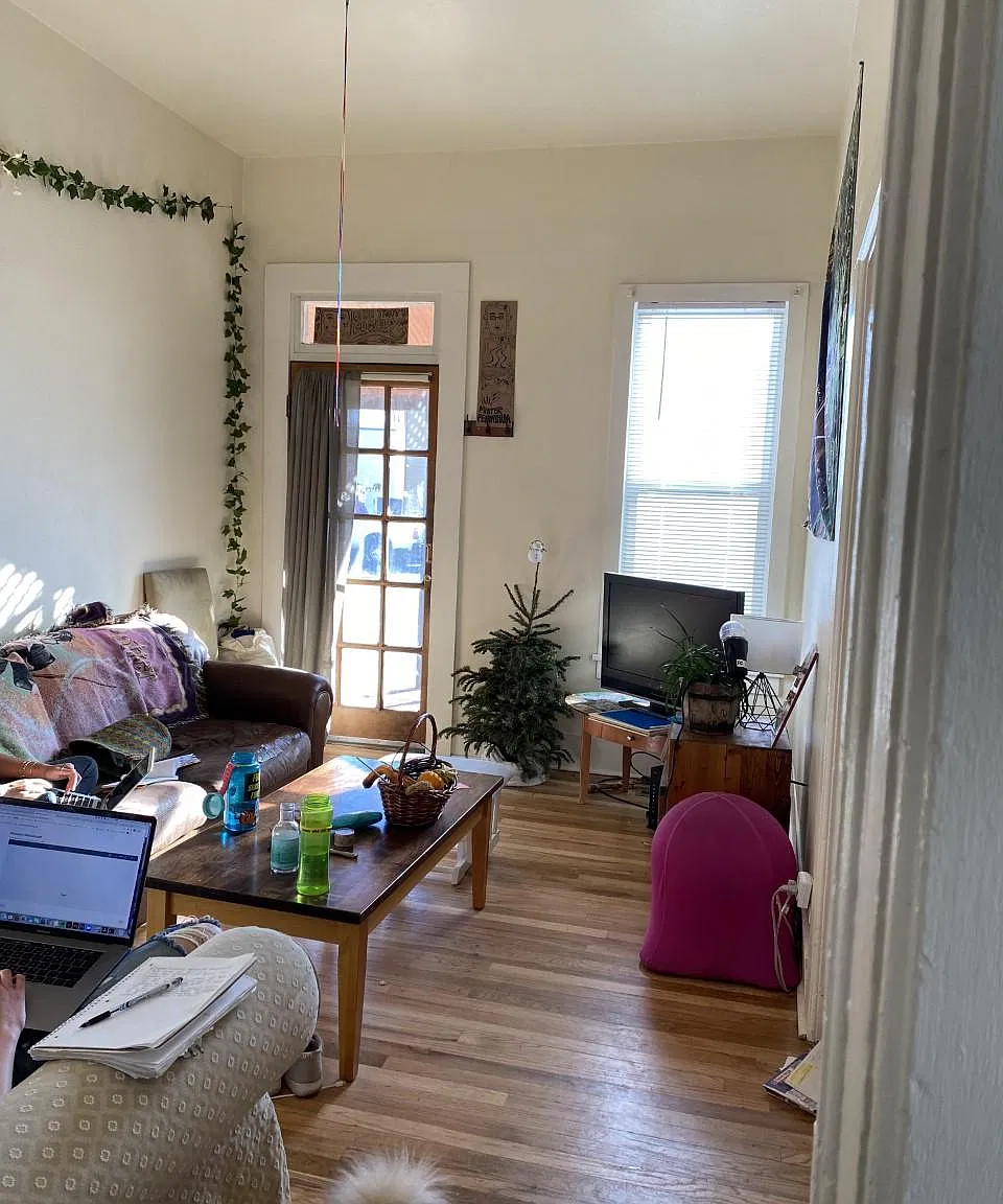 2 bed, 1085 sqft, $2,110 — Photo 4