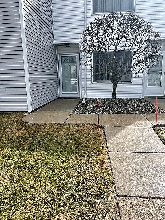 47 Rosebud Ln, Mount Clemens, MI 48043 Zillow
