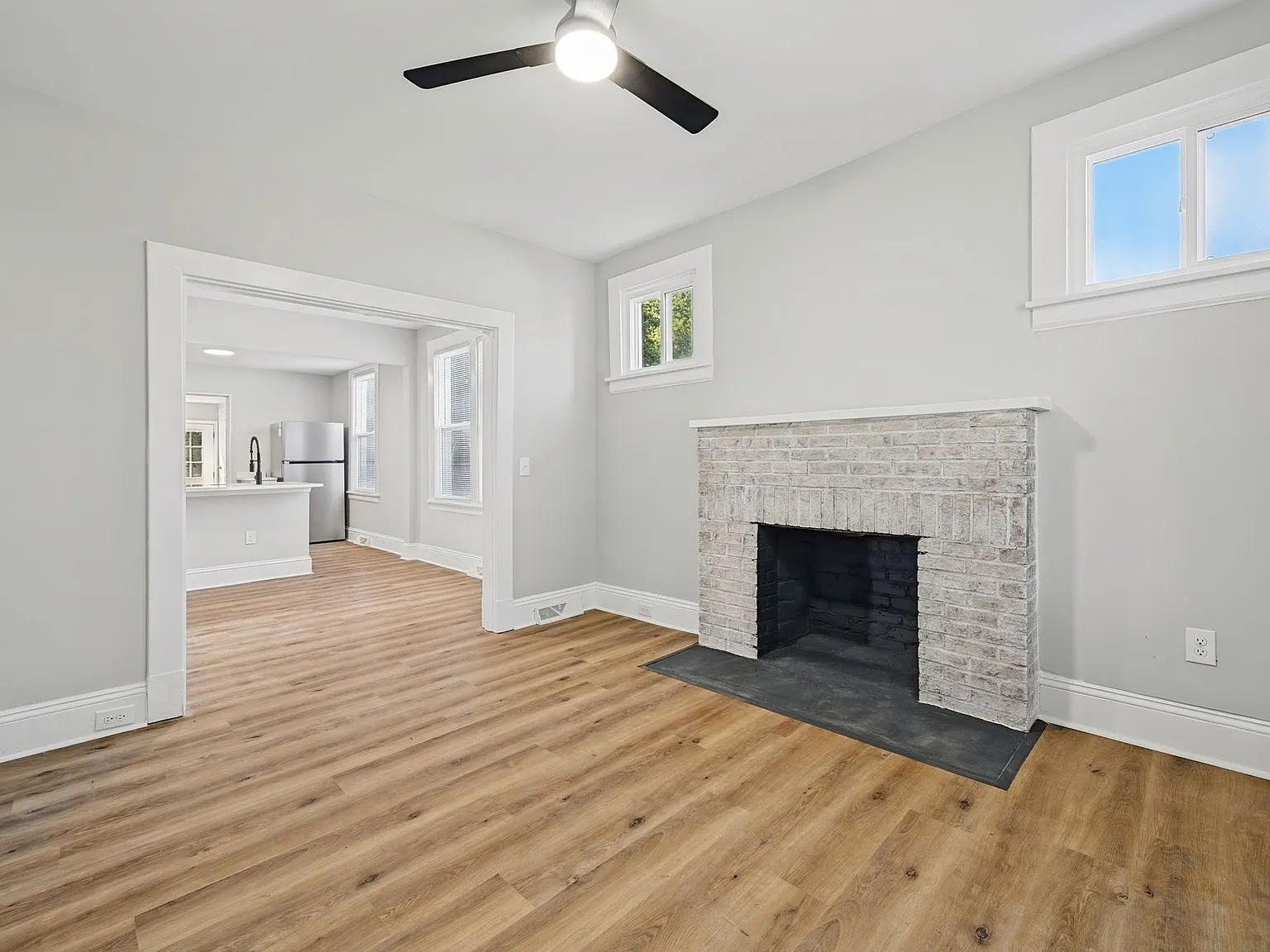3 bed, 1452 sqft, $2,450 — Photo 3
