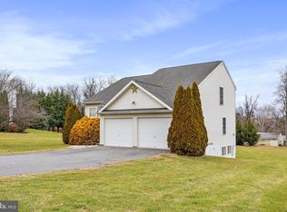 109 Michigan Dr, Falling Waters, WV 25419