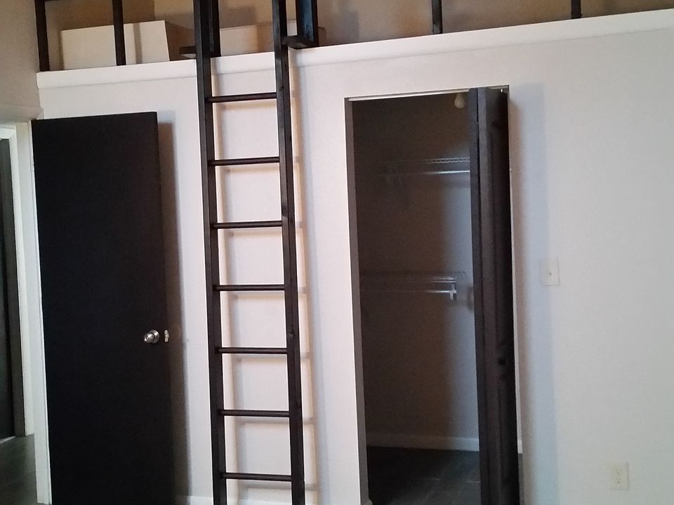 2nd image of 15850 SW 90th Ct #C