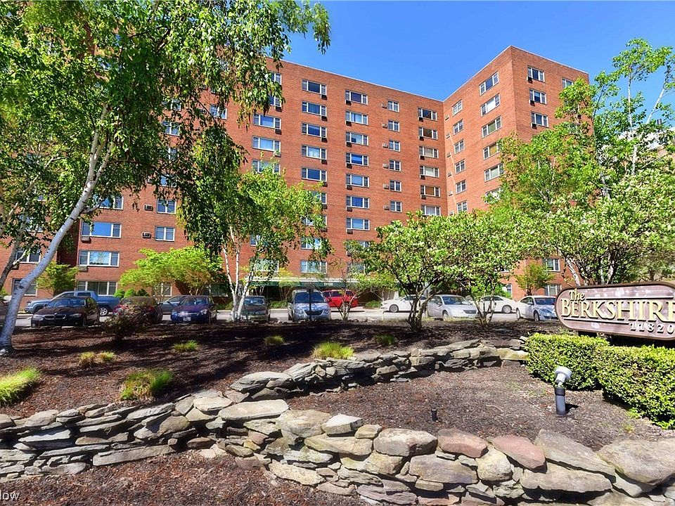 1st image of 11820 Edgewater Dr APT 916