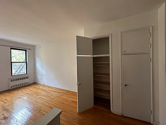 Rented by Eric Goodman Realty Corp | media 6