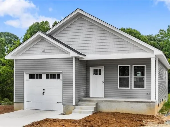 1235 Saint Regis Dr, Burlington, NC 27217