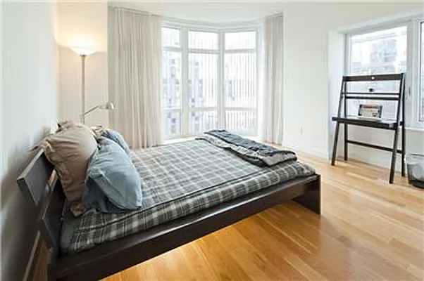 Sold by Siderow Residential Group | media 1