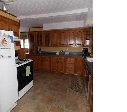 4th image of 16 Parker Avenue