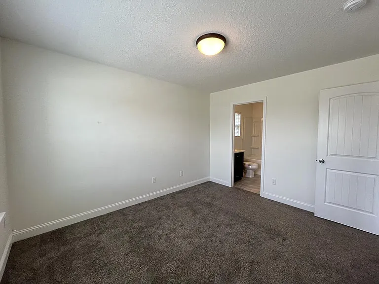 679 Fairview Cir — Photo 12