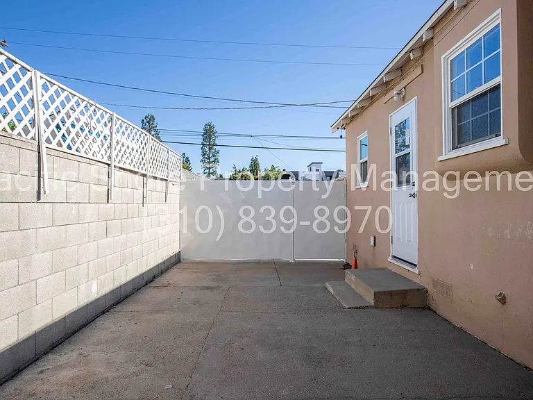 14220 Gilmore Apartments — Photo 13